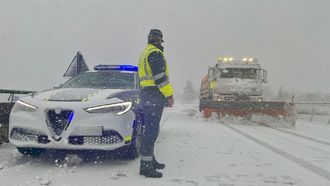 Imagen de una nevada en una carretera de Ourense en marzo del ao pasado.