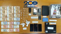 El material intervenido en el narcopiso de La Felguera regentado por madre e hija