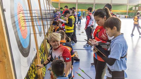 El pabelln de Corme acogi el Campionato Galego de tiro con arco