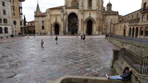 Vista general de la plaza de la catedral de Oviedo
