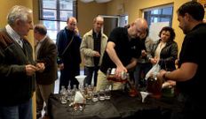 Los licores elaborados en un taller fueron repartidos ayer.