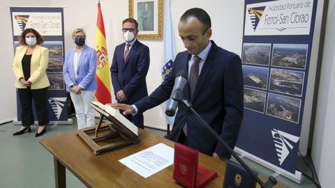 Barea Paz, en el momento de la jura del cargo al frente del organismo portuario