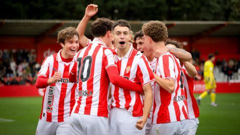 Juvenil A en la victoria en el derbi asturiano