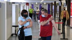 Contin�a la vacunaci�n masiva en el HULA