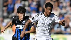 Teddy Alloh, a la derecha, durante un encuentro ante el Brujas