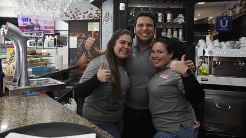 El bar Antoxo 2 acaba de abrir sus puertas en la esquina de Bedoya con Ramón Cabanillas