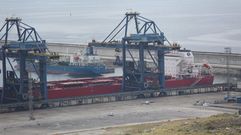 El Nordic Siku, el buque carbonero donde se localiz� la droga, atracado el pasado domingo en el puerto exterior de Ferrol.