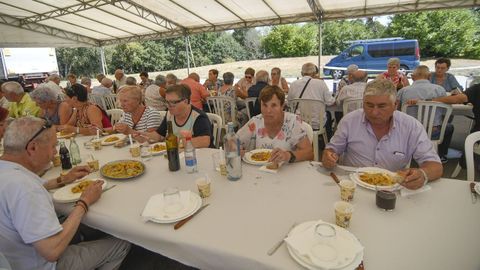 Asistentes a la comida de la tercera edad del 2023