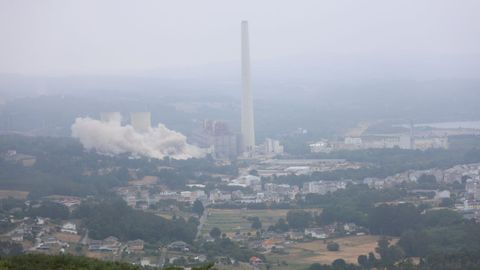 Las torres de refrigeraci�n de la central de Endesa fueron demolidas en julio