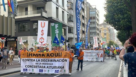 Manifestaci�n de la educaci�n concertada en Oviedo