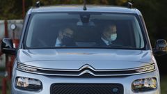 El rey Felipe VI conoce las furgonetas el�ctricas de Stellantis en Vigo