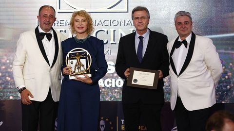 Mabel Loza y Jos&eacute; Luis Labandeira, en la entrega del premio, que se celebr&oacute; en el Hotel Palace de Madrid