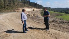 Valent�n Gonz�lez y el edil de Servizos, Ram�n Alonso, supervisaron los trabajos