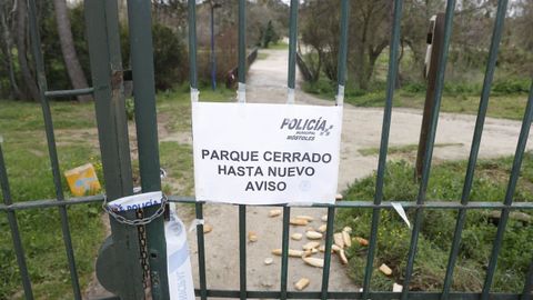 Imagen de un parque cerrado por presencia de aves muertas por gripe aviar tomada el mes pasado