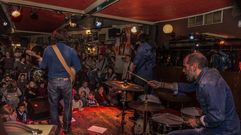 CONCIERTO DE LOS PLUTONES PARA NI�OS EN LA SALA MARDI GRAS 