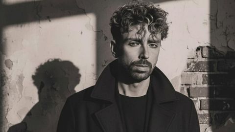 <span lang= gl >Oliver Insua Pi�eiro destaca que o novo tema � unha homenaxe �s s�as ra�ces</span>