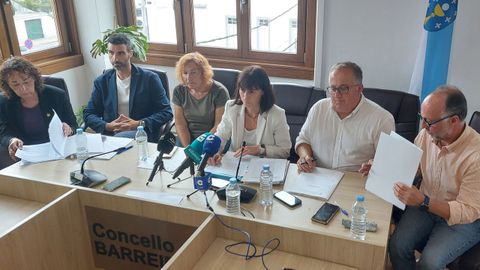El gobierno municipal de Barreiros (BNG-PSOE) compareci� en rueda de prensa este lunes para informar a la ciudadan�a