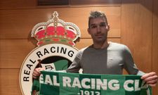Barral posa con la camiseta del Racing