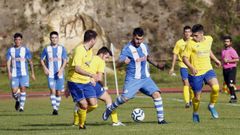 Viturro con el bal�n, rodeado de jugadores del Dubra