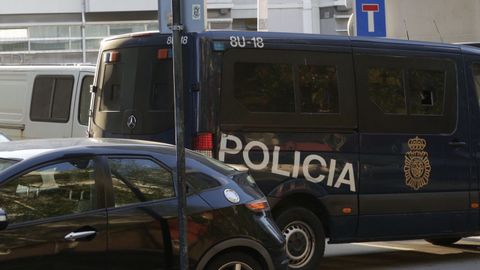 Amplio despliegue policial en la zona de Orillamar, en A Corua, por una operacin contra el narcotrfico.