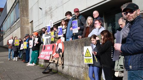Imagen de la concentraci�n celebrada el pasado viernes para exigir el arreglo del aparcamiento