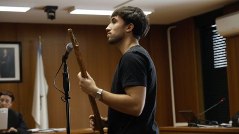 El investigado�explic� durante el juicio c�mo utilizan la fusta cuando llevan el traje de cigarr�n