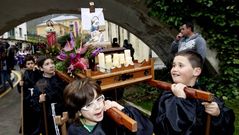 Im�genes de la procesi�n de Semana Santa de los ni�os en Viveiro.Im�genes de la procesi�n de Semana Santa de los ni�os en Viveiro