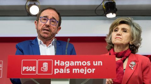  El secretario de Justicia y Nuevos Derechos, Andr�s Perell�, y la secretaria de Sanidad, Luisa Carcedo, durante la rueda de prensa en la que presentaron su propuesta