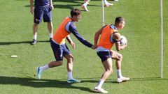 Javi Rodr�guez y Ferran Jutgl�, en un entrenamiento del Celta.