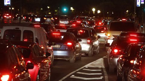 Atasco en la salida del t�nel de la Marina 