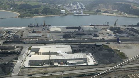 Vista a�rea de la sede de Asturiana de Fertilizantes
