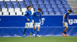 �scar de la Hera, con Coballes al lado, celebra uno de los goles del Vetusta al Tudelano
