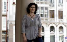 La profesora Mar�a Jos� Conde, fotografiada ayer en el casco hist�rico de Ferrol.