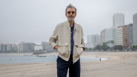 Xoel L�pez, en la playa de Riazor.
