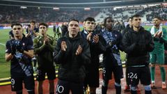 La plantilla del Celta salud� a su afici�n a la conclusi�n del partido de Belgrado