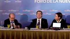 Carmen Moriy�n, junto a �lvarez-Cascos, en su intervenci�n en el Foro Nueva Econom�a de Madrid