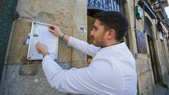 La farmacia de la plaza de Espa�a, en Pontevedra, es una de las 47 boticas del �rea sanitaria que tendr� que reajustar su horario por el decreto