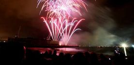 La costumbre marca que el Combate Naval de Vilagarc�a se celebre el s�bado siguiente a la festividad central de San Roque.