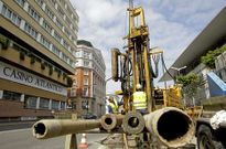 La Autoridad Portuaria realiz� ayer sondeos para el nuevo t�nel frente al hotel Atl�ntico.