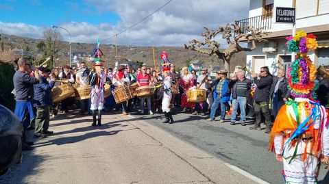 Ourense demuestra que es tierra de entroido.M�zcaras bailando al ritmo del fuli�n en Manzaneda.