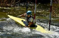 Iago Canosa, durante el descenso de K1 en el campo de regatas de O Couqui�o.