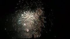 Miles de personas acudieron a la noche de los fuegos en Gij�n