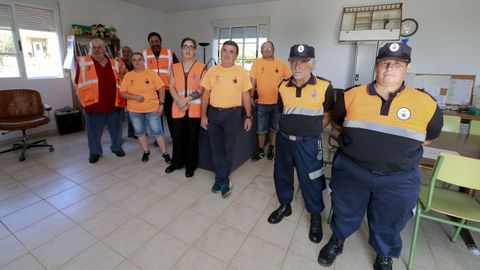 Voluntarios de la Agrupaci�n Municipal de Protecci�n Civil de Ribadumia, en una imagen de archivo