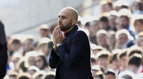El entrenador del Celta, Claudio Gir�ldez, durante el partido ante el Oviedo.