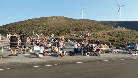 Observaci�n del eclipse en el alto de A Curuxeira (Muras), organizada por el Concello