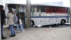 Imagen de archivo de una unidad m�vil para donar sangre en Santiago