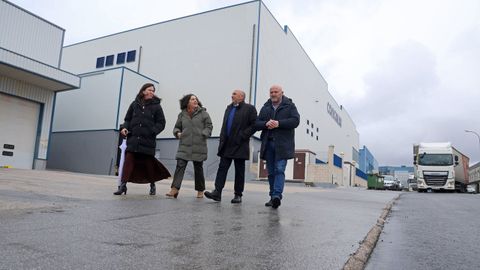 La delegada territorial de la Xunta, Bel�n do Campo, visita las mejoras realizadas en el pol�gono de A Tomada