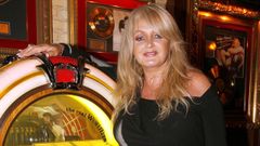 Bonnie Tyler, en el bar vigu�s Twenty Century Rock en el 2009.