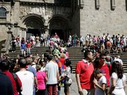 La Catedral volvi� a registrar largas colas durante la jornada de ayer en todas sus entradas. 
