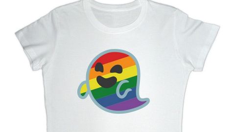 UNA CAMISETA CON EL ICONO GAYSPER